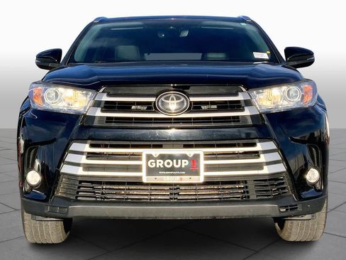 Used 2019 Toyota Highlander XLE image 4