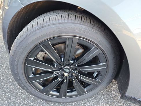 Used 2023 Land Rover Range Rover Long Wheelbase SE image 41