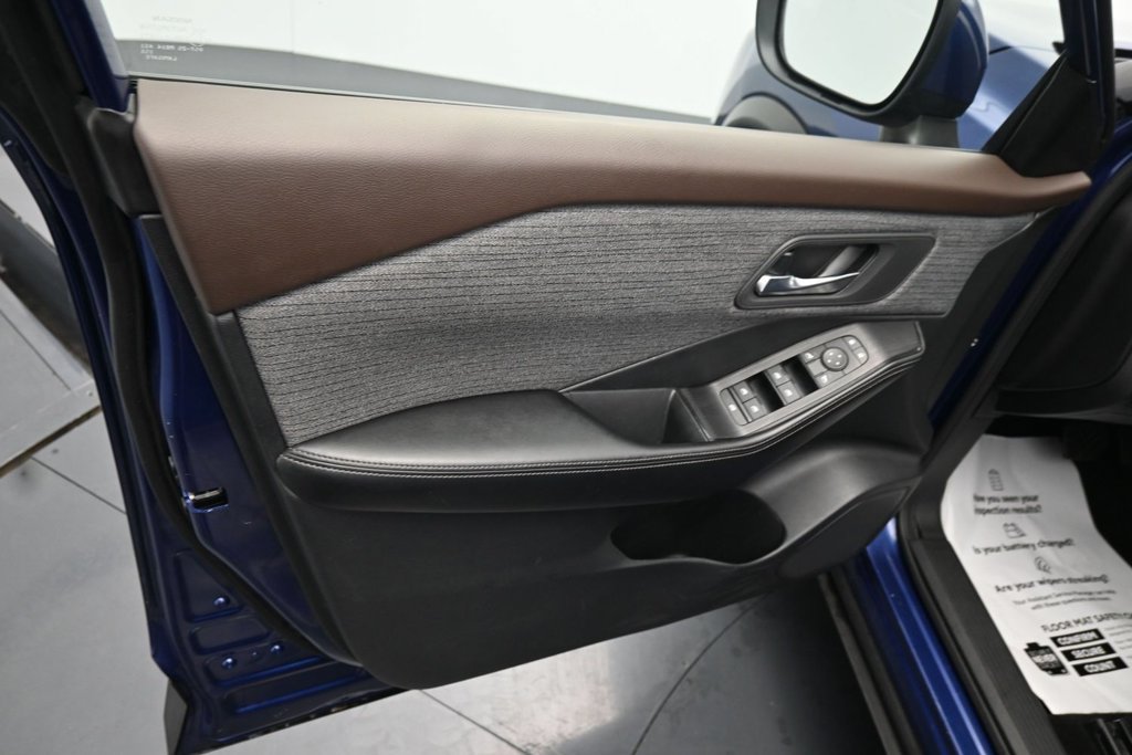 Used 2023 Nissan Rogue SV AWD/4WD image 18