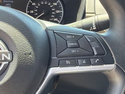 Used 2025 Nissan Altima 2.5 SV FWD image 25