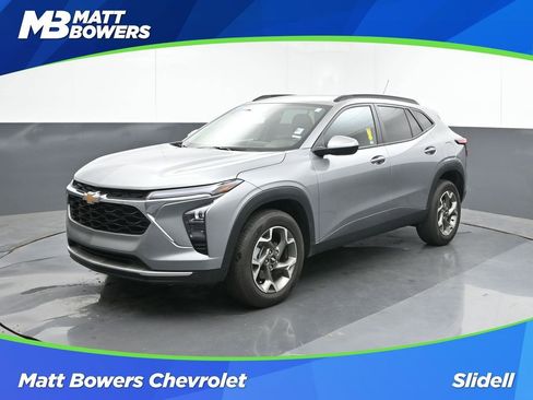 Used 2025 Chevrolet Trax LT w/ LT Convenience Package image 1