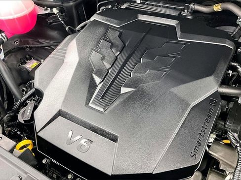 Used 2025 Kia Carnival image 34