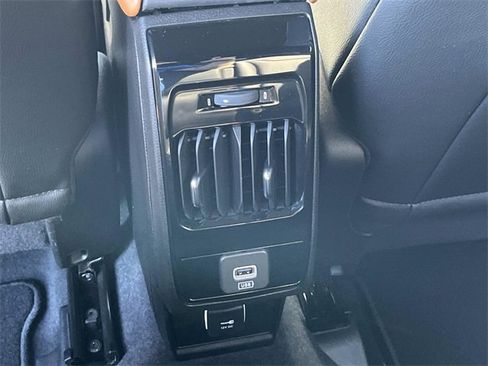 Certified 2024 Jeep Compass Limited image 17