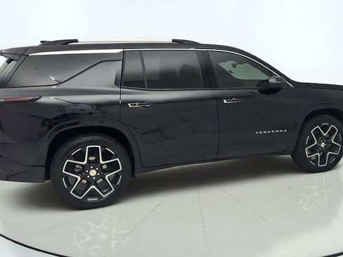 Certified 2025 Chevrolet Traverse High Country w/ LPO, Floor Liner Package AWD/4WD image 7