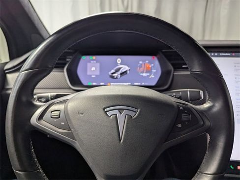Used 2018 Tesla Model X 75D image 19