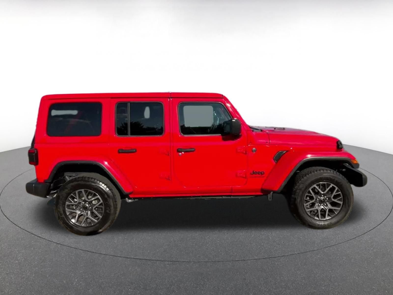 Used 2025 Jeep Wrangler Unlimited Sahara AWD/4WD image 15