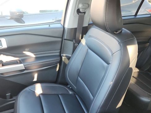 Used 2024 Ford Explorer XLT w/ Equipment Group 202A AWD/4WD image 15