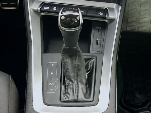 Used 2020 Audi Q3 2.0T Premium w/ Convenience Package image 23