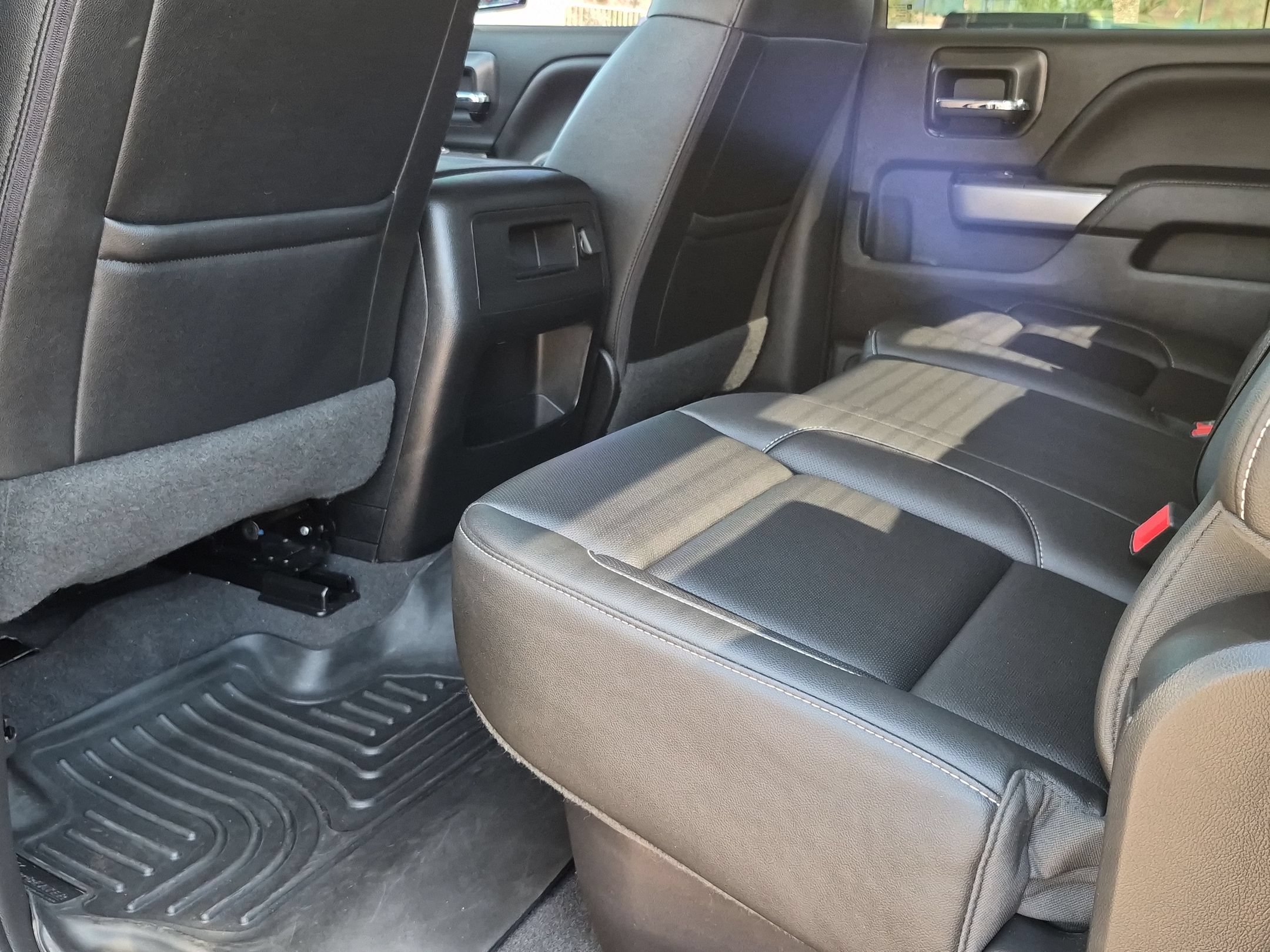 Used 2018 Chevrolet Silverado 1500 LTZ Z71 w/ LTZ Plus Package AWD/4WD image 24