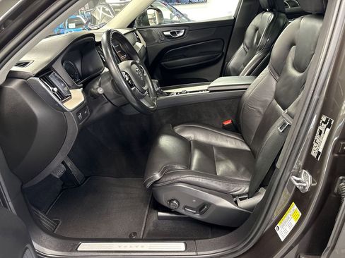 Used 2021 Volvo XC60 T5 Inscription w/ Climate Package image 32