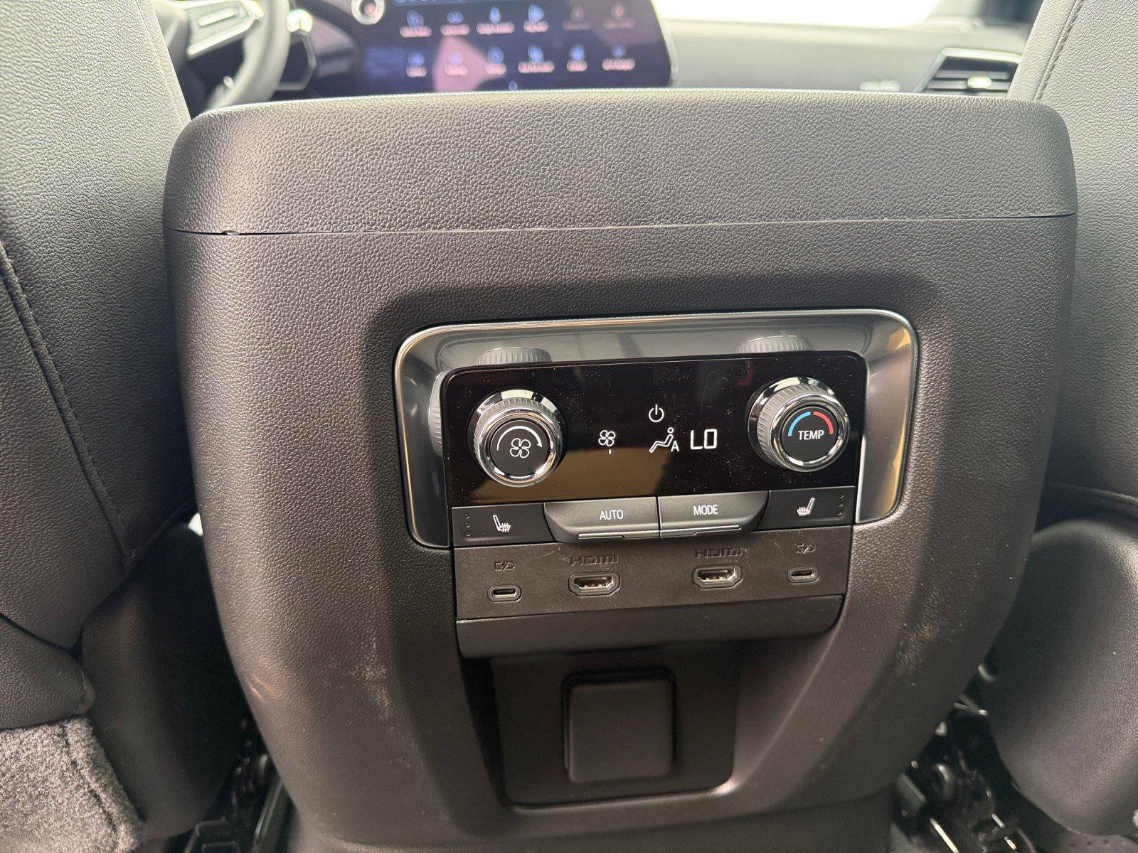 New 2026 Chevrolet Tahoe High Country AWD/4WD image 23