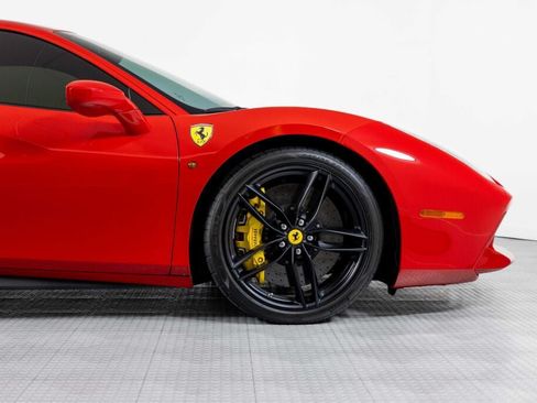 Used 2017 Ferrari 488 GTB RWD image 19