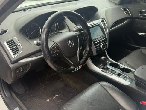 Used 2018 Acura TLX w/ Technology Package FWD image 4