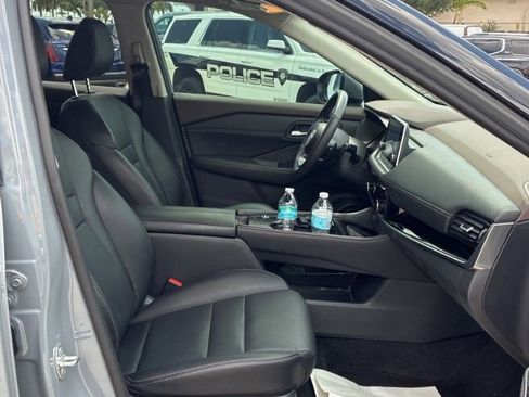 Used 2023 Nissan Rogue SL image 9