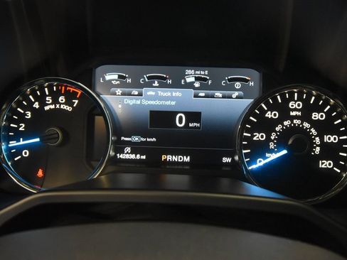 Used 2017 Ford F150 Lariat w/ Equipment Group 502A Luxury AWD/4WD image 11
