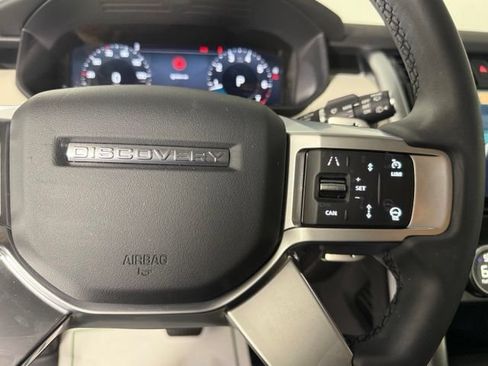 Used 2025 Land Rover Discovery S AWD/4WD image 19