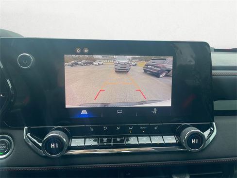 Used 2024 Chevrolet Colorado Z71 w/ Z71 Convenience Package 2 image 23