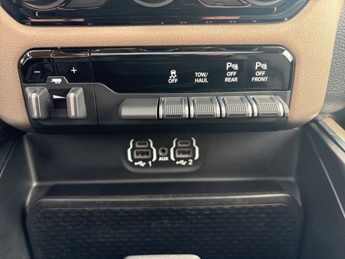 Used 2020 RAM 1500 Laramie image 38