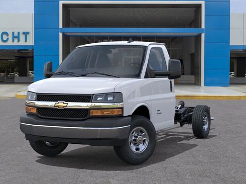 New 2025 Chevrolet Express 3500 Work Van w/ Power Convenience Package image 6