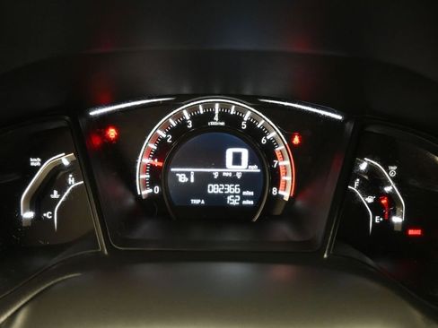 Used 2018 Honda Civic Sport image 10