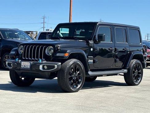 Used 2023 Jeep Wrangler Unlimited Sahara AWD/4WD image 7