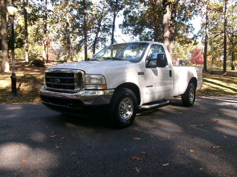 Used 2003 Ford F250 XLT image 1