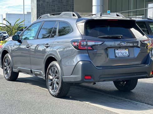 Used 2025 Subaru Outback Onyx Edition image 6