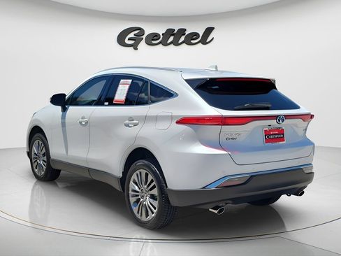 Used 2024 Toyota Venza XLE AWD/4WD image 7