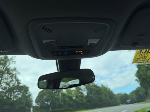 Used 2017 Chevrolet Malibu LT image 15