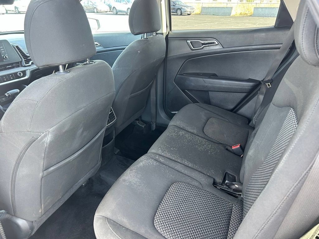 Used 2023 Kia Sportage LX AWD/4WD image 29