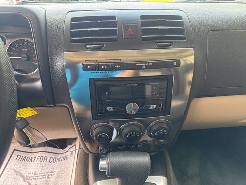 Used 2008 HUMMER H3 image 28