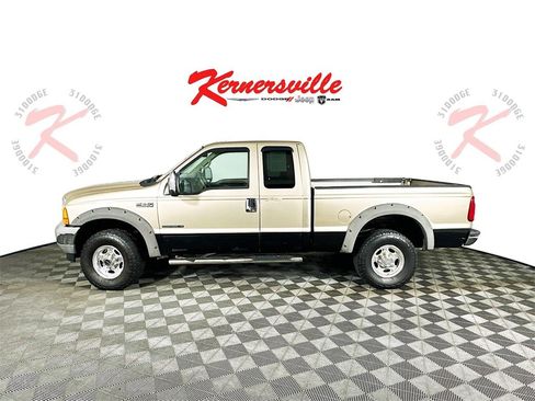 Used 2001 Ford F250 Lariat image 4