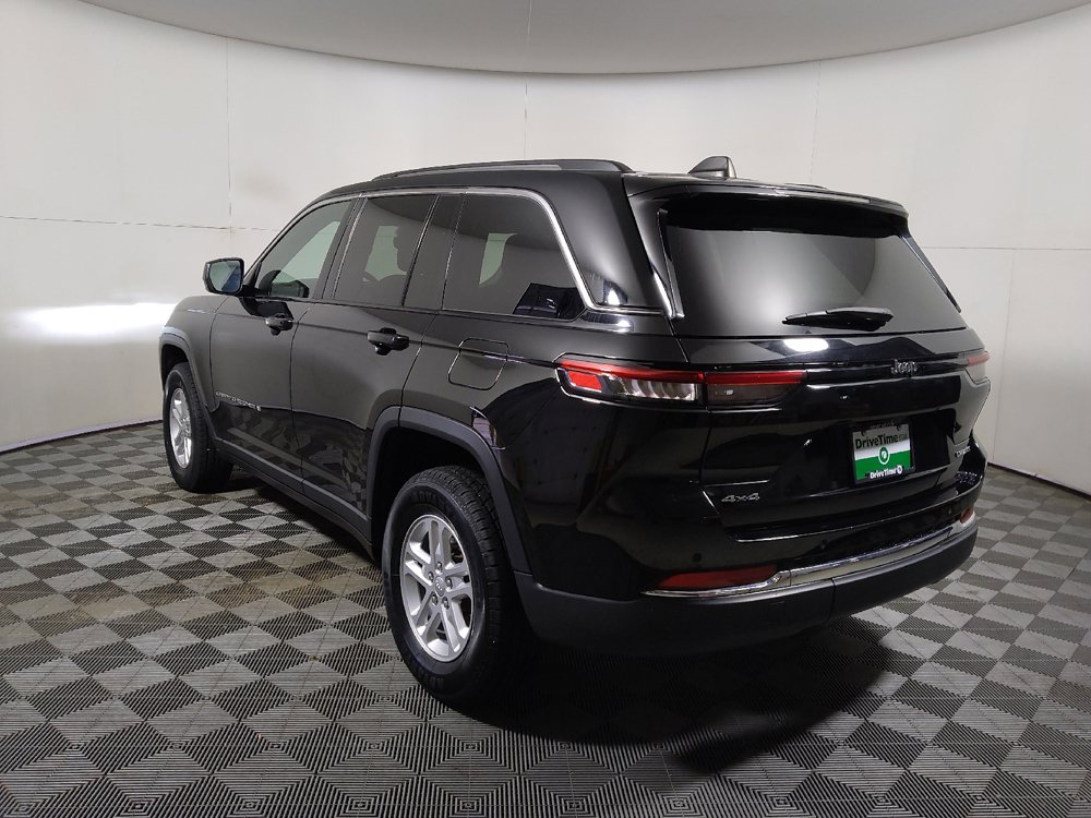 Used 2023 Jeep Grand Cherokee Laredo AWD/4WD image 5