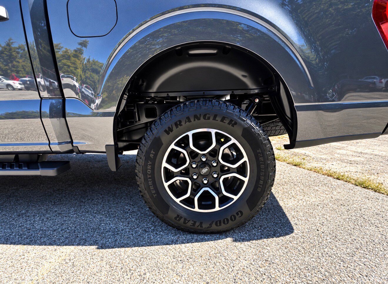 Used 2023 Ford F150 XLT w/ Equipment Group 302A High AWD/4WD image 9