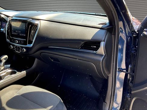 Used 2022 Chevrolet Traverse LT AWD/4WD image 18