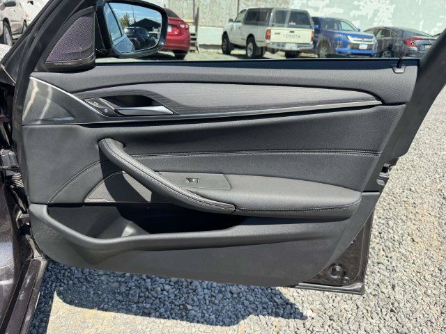 Used 2023 BMW 530i xDrive w/ Premium Package AWD/4WD image 11