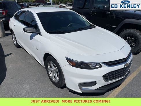 Used 2017 Chevrolet Malibu LS FWD image 1
