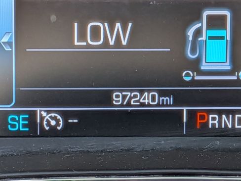 Used 2017 Chevrolet Cruze LT w/ Sun And Sound Package FWD image 21