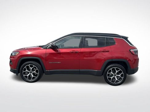 Used 2025 Jeep Compass Limited AWD/4WD image 3