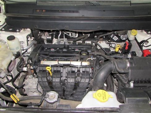 Used 2017 Dodge Journey SE w/ Flexible Seating Group image 9