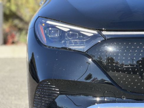 New 2026 Mercedes-Benz EQE 320 4MATIC SUV image 7