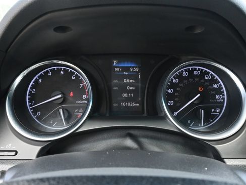 Used 2019 Toyota Camry SE FWD image 9