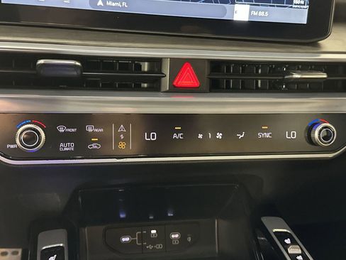 Used 2024 Kia Sorento SX Prestige w/ Olive Brown Leather Package image 19