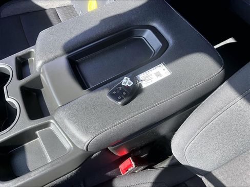 Used 2024 Chevrolet Silverado 1500 LT image 31