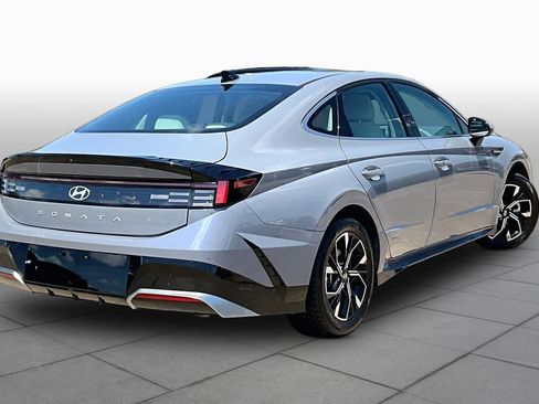 Used 2025 Hyundai Sonata SEL FWD image 12