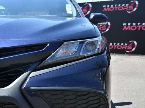 Used 2022 Toyota Camry SE FWD image 11
