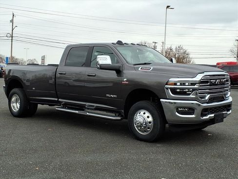 New 2026 RAM 3500 Laramie w/ Max Tow Package image 2