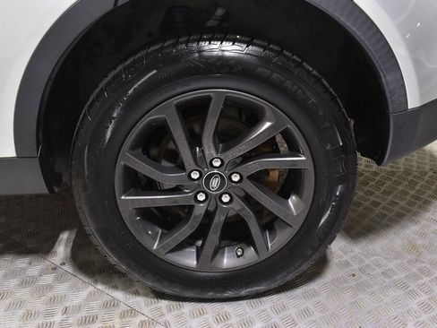 Used 2019 Land Rover Discovery Sport HSE image 38