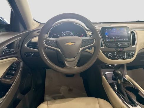 Used 2023 Chevrolet Malibu LT FWD image 23