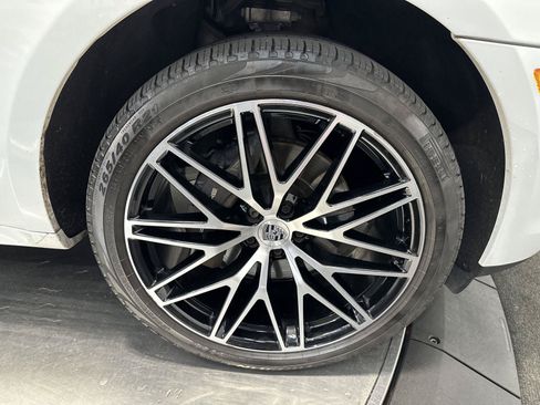 Certified 2023 Porsche Macan AWD/4WD image 14